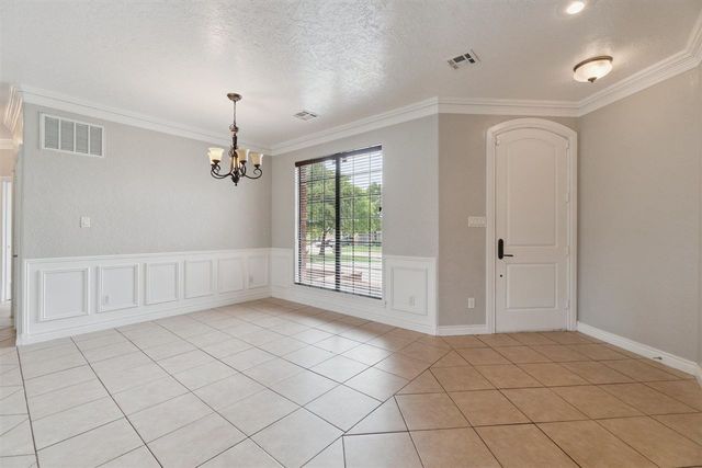 419 NW 76th St, Lawton, OK 73505