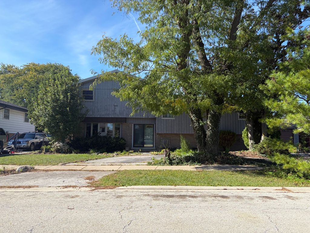 8408 Neenah Avenue, Burbank, IL 60459 — exterior