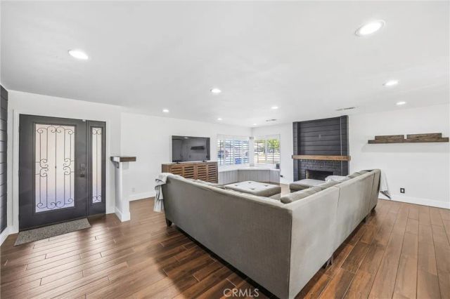 11628 Range View, Jurupa Valley, CA 91752