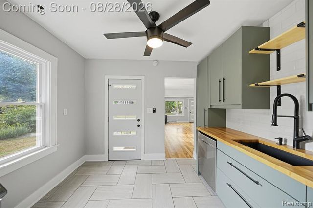 34004 Kirby Street, Farmington Hills, MI 48335