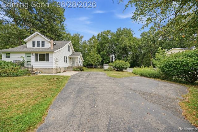34004 Kirby Street, Farmington Hills, MI 48335