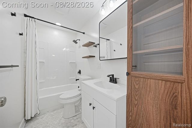 34004 Kirby Street, Farmington Hills, MI 48335