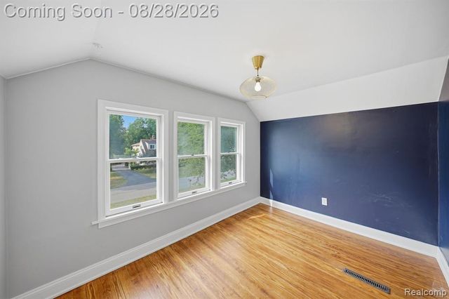 34004 Kirby Street, Farmington Hills, MI 48335