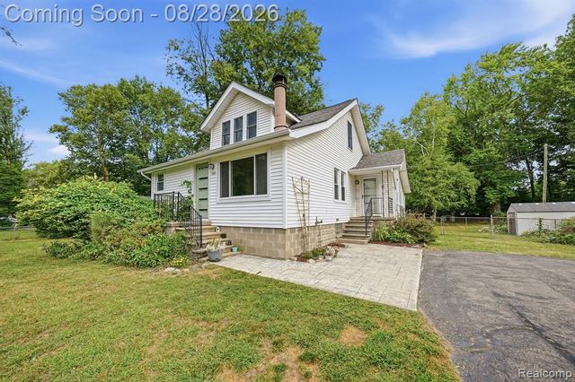 34004 Kirby Street, Farmington Hills, MI 48335
