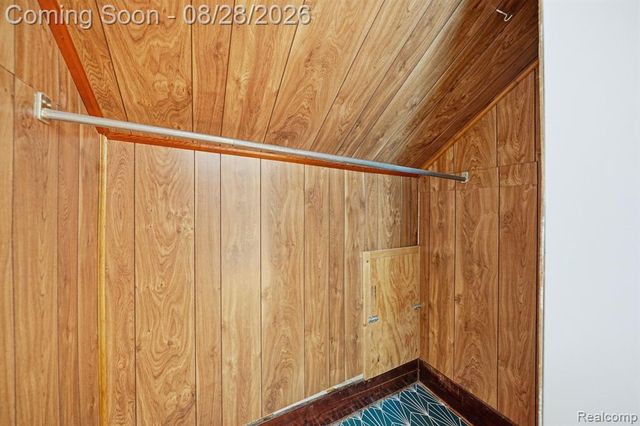 34004 Kirby Street, Farmington Hills, MI 48335