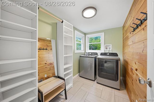 34004 Kirby Street, Farmington Hills, MI 48335