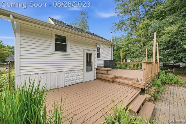 34004 Kirby Street, Farmington Hills, MI 48335