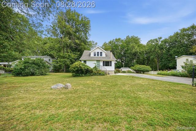 34004 Kirby Street, Farmington Hills, MI 48335