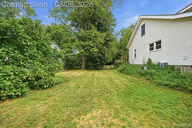 34004 Kirby Street, Farmington Hills, MI 48335