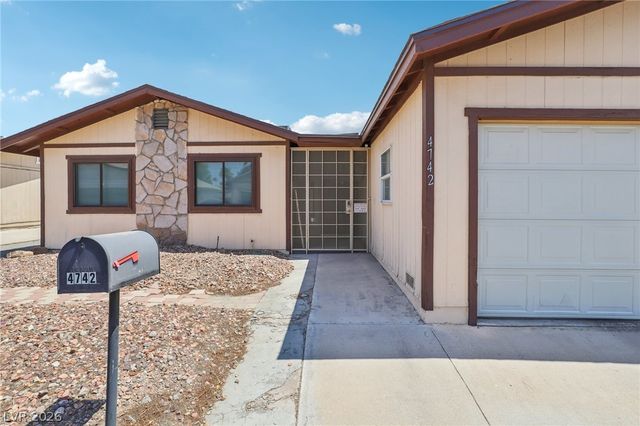 4742 Tierra Verde Street, Las Vegas, NV 89122