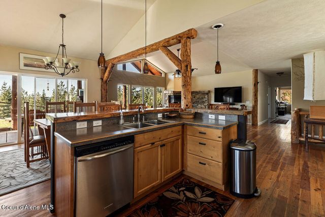 8919 E Challenge RD, Hayden, ID 83835