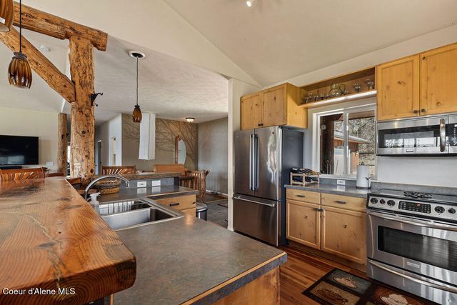 8919 E Challenge RD, Hayden, ID 83835