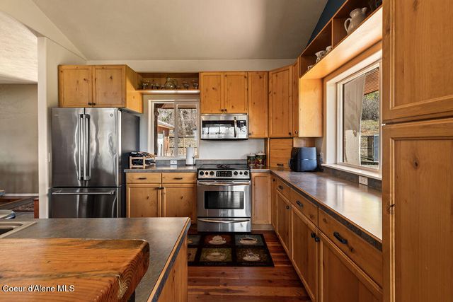 8919 E Challenge RD, Hayden, ID 83835