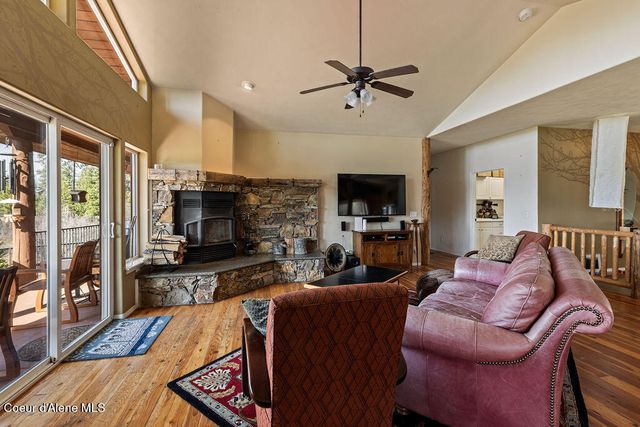 8919 E Challenge RD, Hayden, ID 83835