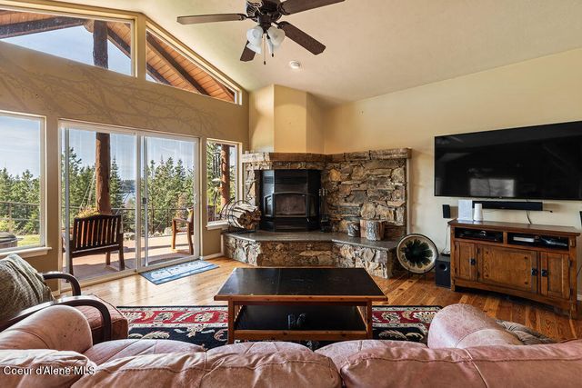 8919 E Challenge RD, Hayden, ID 83835