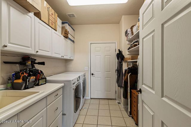 8919 E Challenge RD, Hayden, ID 83835