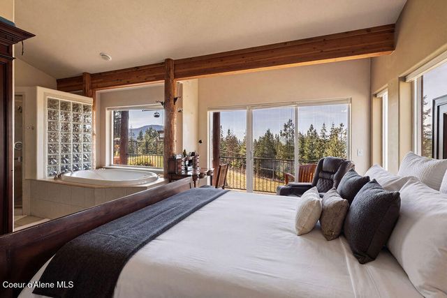 8919 E Challenge RD, Hayden, ID 83835