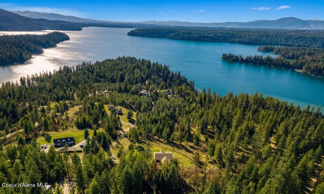 8919 E Challenge RD, Hayden, ID 83835