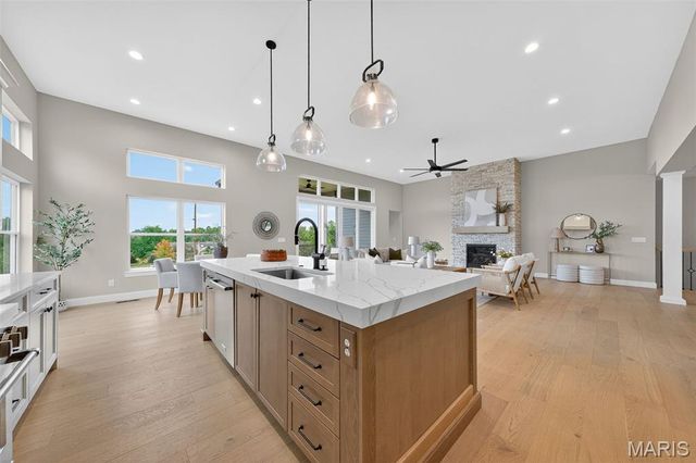 11913 Santino Court, Creve Coeur, MO 63141