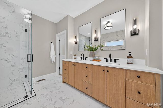 11913 Santino Court, Creve Coeur, MO 63141