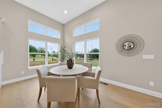 11913 Santino Court, Creve Coeur, MO 63141
