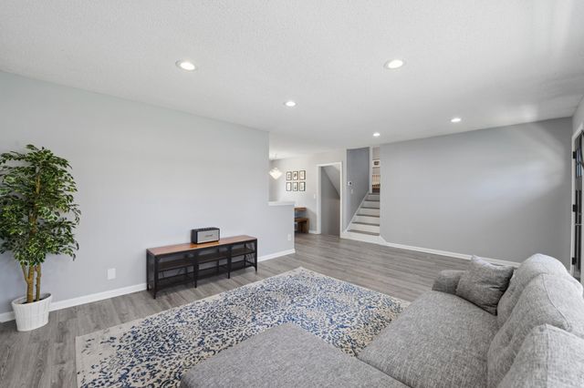4770 142 nd Street W, Apple Valley, MN 55124