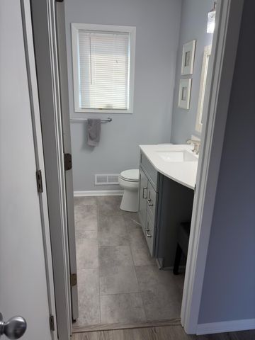 4770 142 nd Street W, Apple Valley, MN 55124