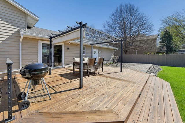 4770 142 nd Street W, Apple Valley, MN 55124