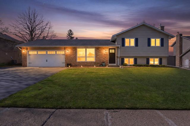 4770 142 nd Street W, Apple Valley, MN 55124