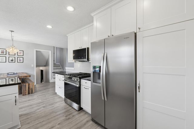 4770 142 nd Street W, Apple Valley, MN 55124