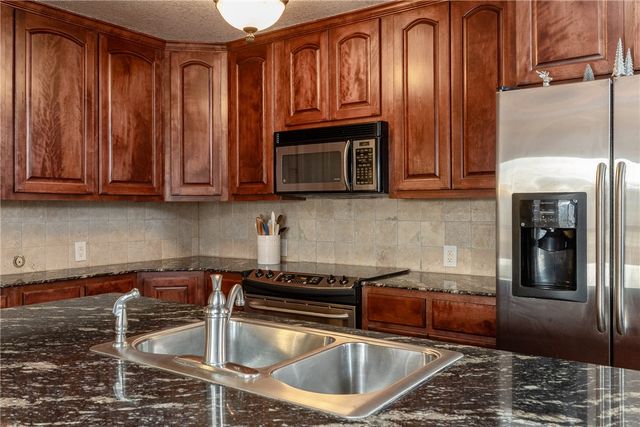 2485 Countrywood Lane, Tontitown, AR 72704