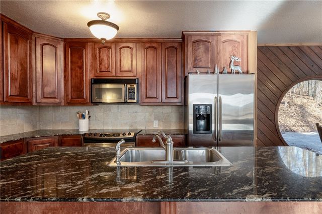 2485 Countrywood Lane, Tontitown, AR 72704