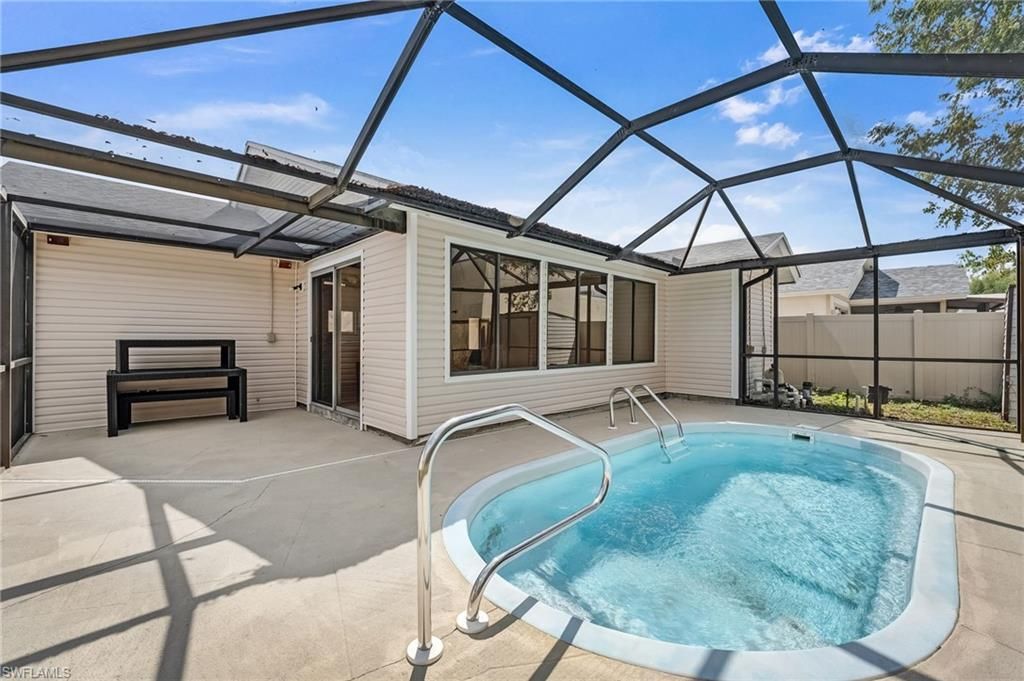 5581 Longleaf DR, NORTH FORT MYERS, FL 33917 — exterior
