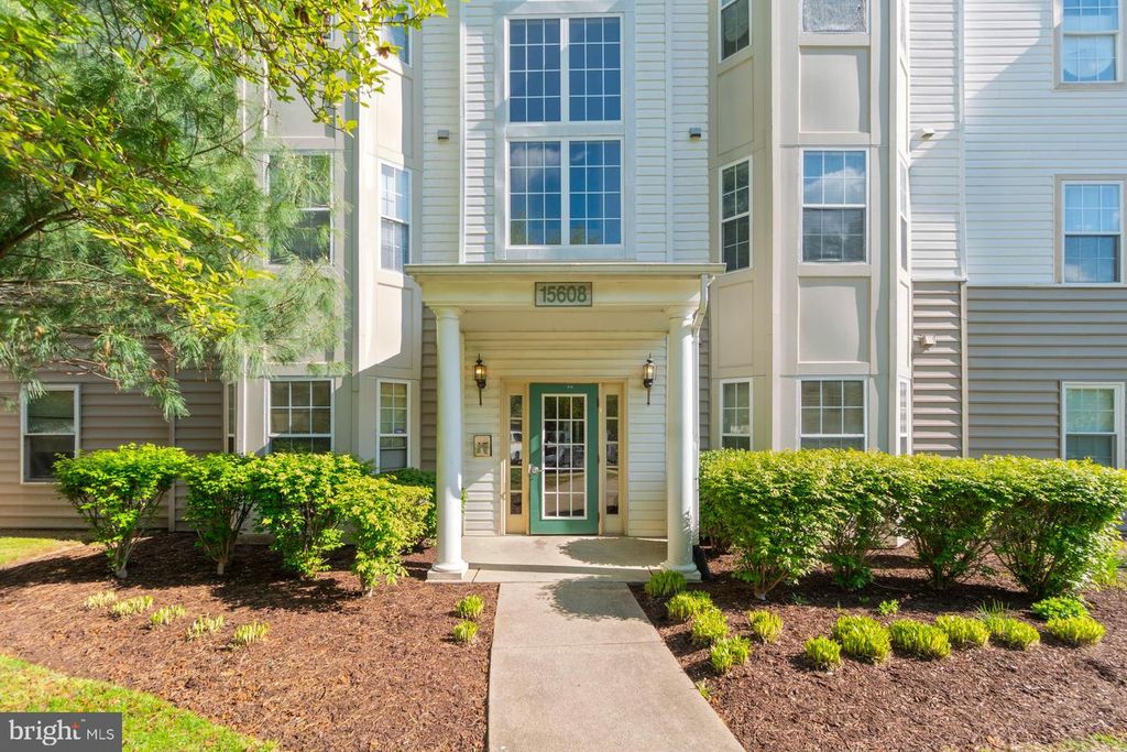 Image 1 of property listing at 15608 EVERGLADE LN #D201, Bowie, MD 20716