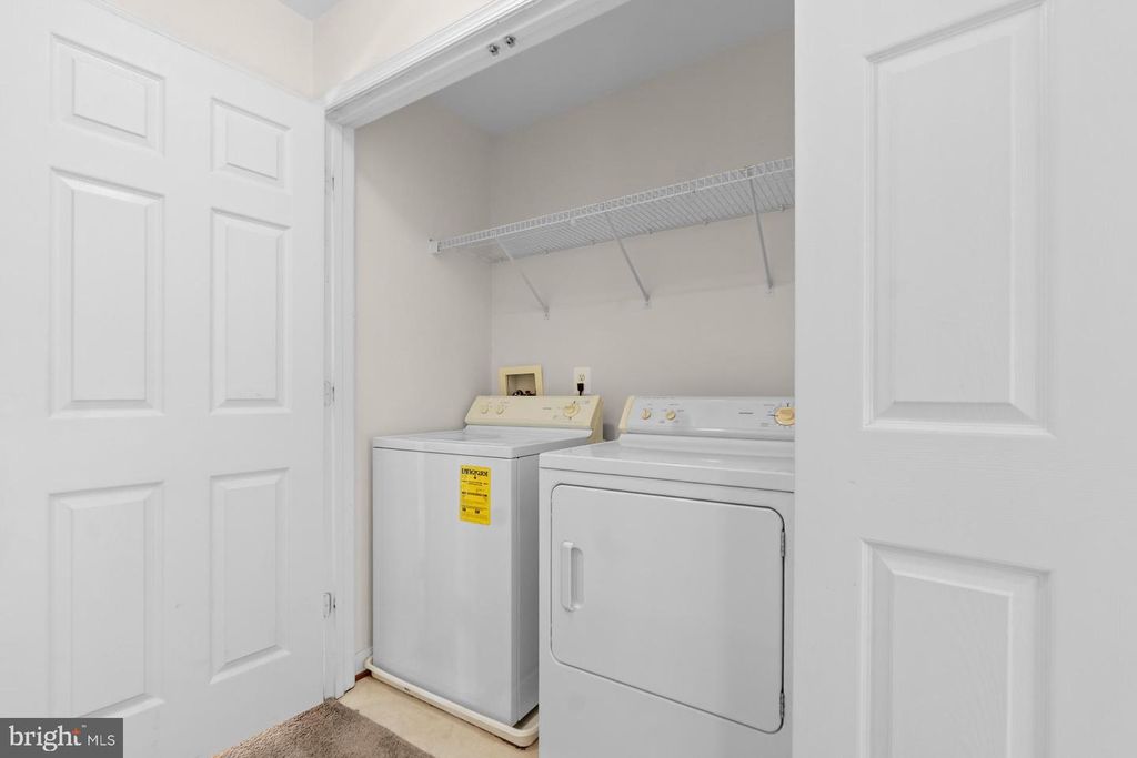 Image 12 of property listing at 15608 EVERGLADE LN #D201, Bowie, MD 20716