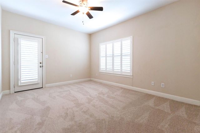 12 Versante Court, Houston, TX 77070
