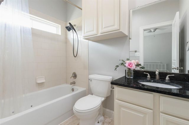 12 Versante Court, Houston, TX 77070