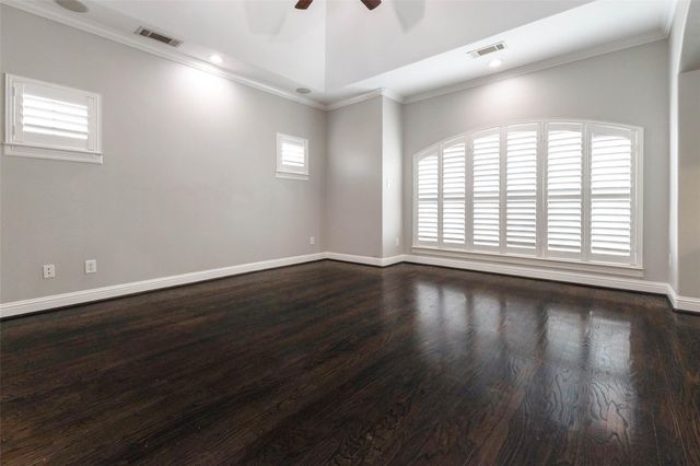 12 Versante Court, Houston, TX 77070