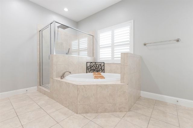 12 Versante Court, Houston, TX 77070