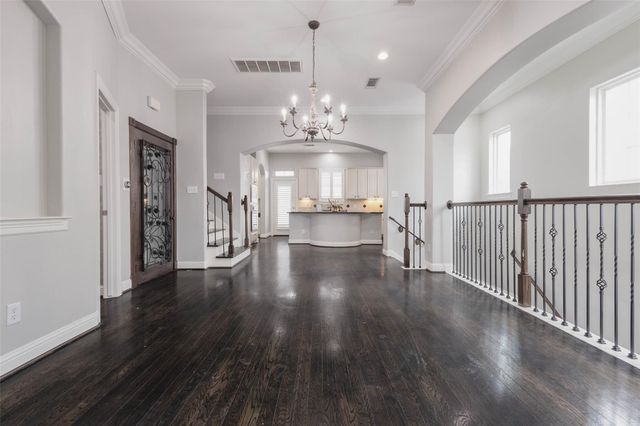12 Versante Court, Houston, TX 77070