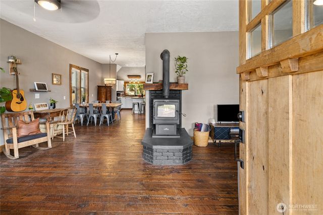 409 W Alaska Avenue, Roslyn, WA 98941