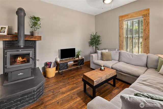 409 W Alaska Avenue, Roslyn, WA 98941
