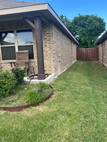 5828 Brookville Drive, Fort Worth, TX 76179