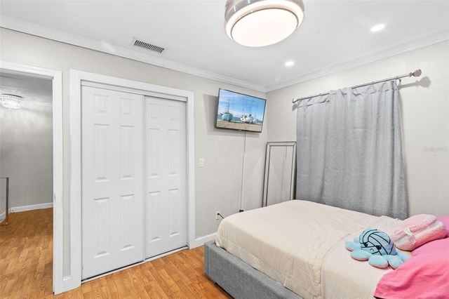 7303 LOS PADRES COURT, Tampa, FL 33634