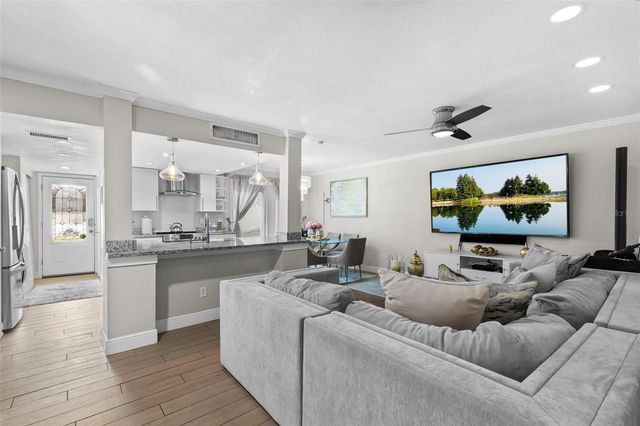 7303 LOS PADRES COURT, Tampa, FL 33634