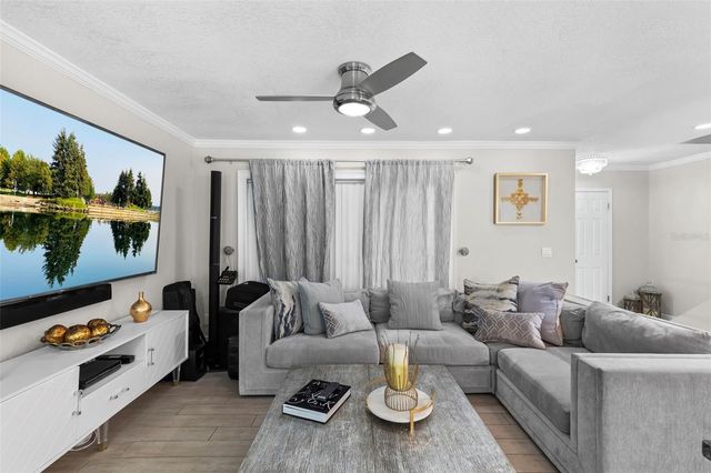 7303 LOS PADRES COURT, Tampa, FL 33634