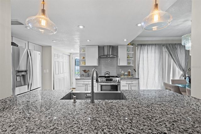 7303 LOS PADRES COURT, Tampa, FL 33634
