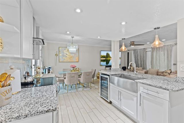 7303 LOS PADRES COURT, Tampa, FL 33634