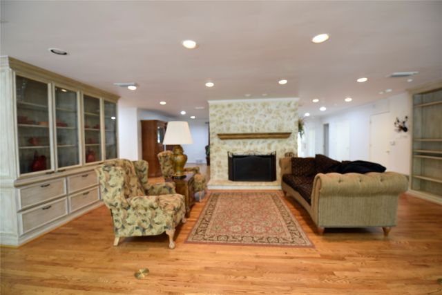 1329 S Belt Line Road, Mesquite, TX 75149