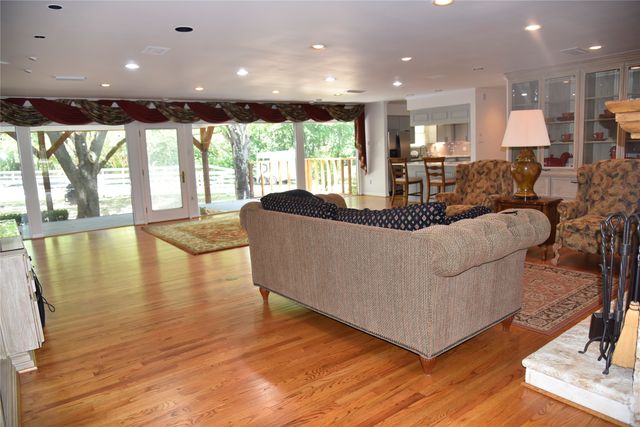 1329 S Belt Line Road, Mesquite, TX 75149